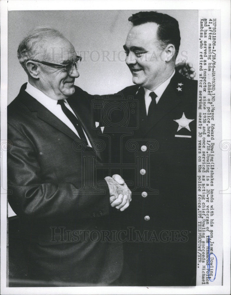 1966 Press Photo Mayor Edward Dowling with son James Dowling - Historic Images