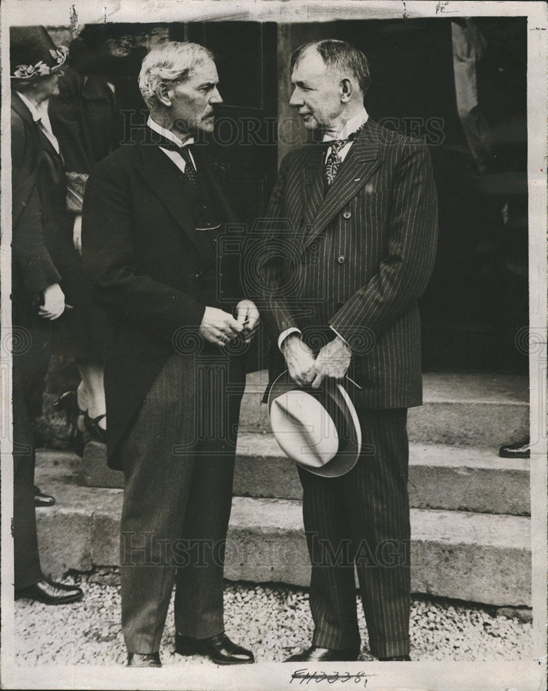 1929 Press Photo Gen. Dawes and Prime Minister Ramsey MacDonald at Scotland. - Historic Images