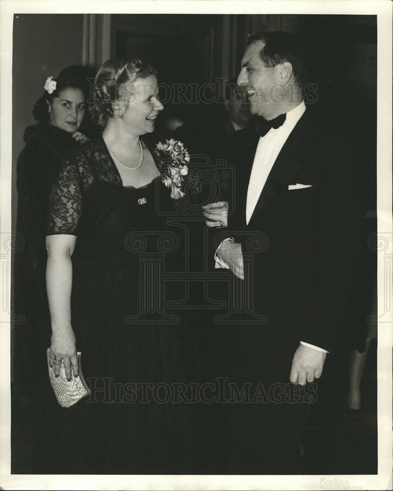1941 Press Photo Mrs. Clarence Day Jr. with Edison Dick at anniversary party - Historic Images