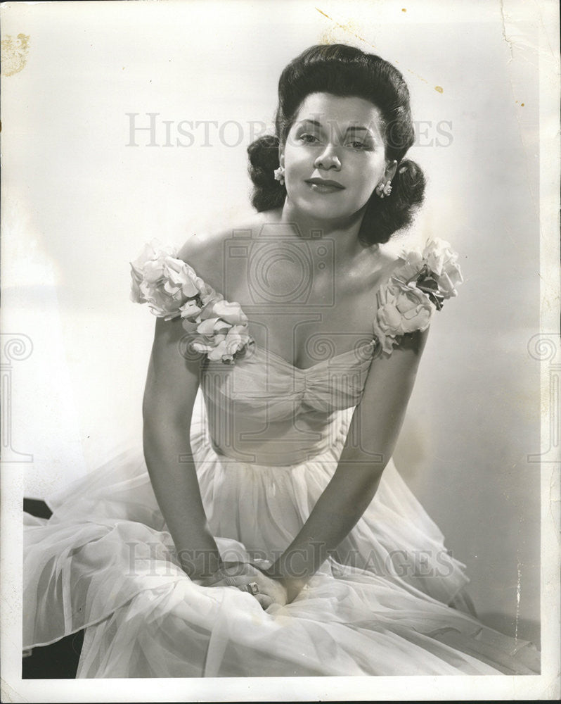 1947 Press Photo Vocalist Penny Perry member of Fred Waring&#39;s Pennsylvanians - Historic Images