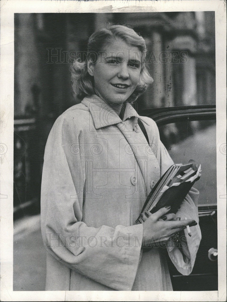 1948 Press Photo Ambassador&#39;s Daughter Sharman Douglas Dating Two Men - Historic Images