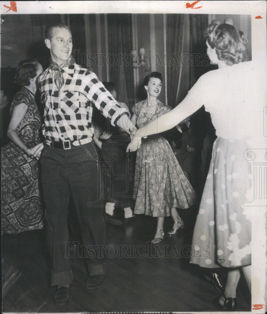 1951 Press Photo Queen Elizabeth dancing with Prince Philip, Duke of Edinburgh - Historic Images