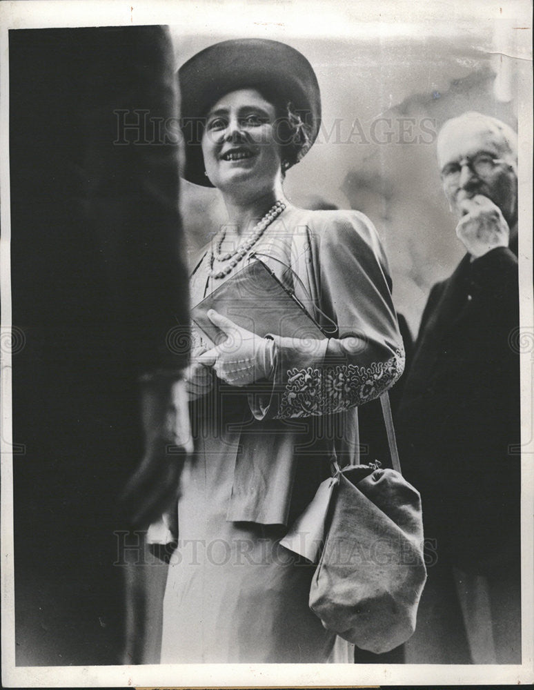 1939 Press Photo Queen Elizabeth England - Historic Images