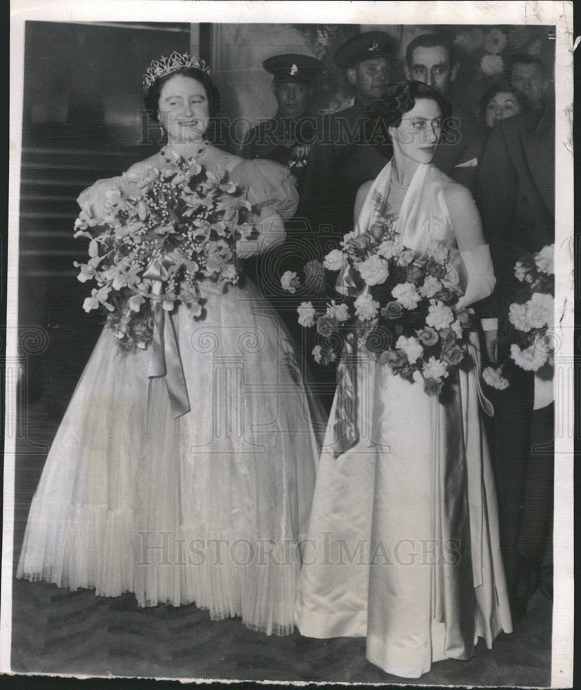 1951 Press Photo Queen Elizabeth Royal Bouquets - Historic Images