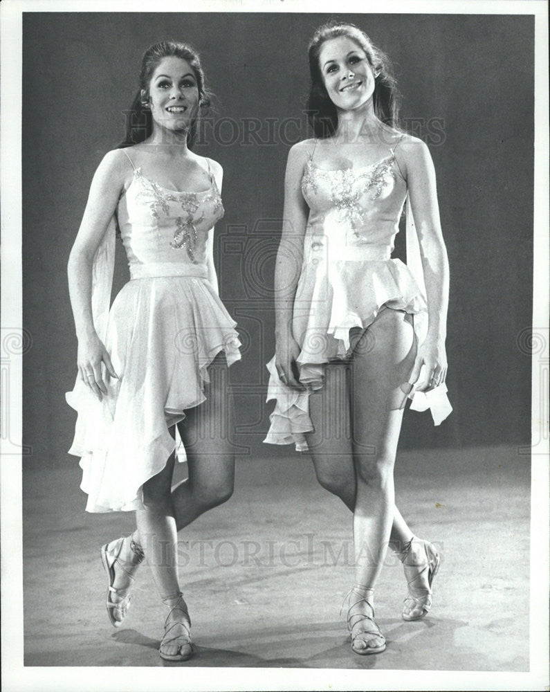 1972 Press Photo CHUTE TWIN EMILY ELLEN DANCERS - Historic Images