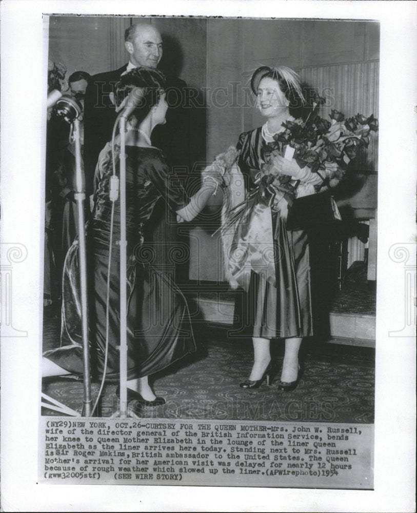 1954 Press Photo Queen Mother Elizabeth John W Russell England Royalty - Historic Images