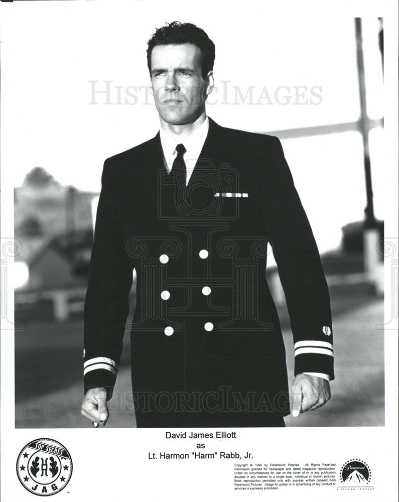 1996 Press Photo Davis James Elliot as Lt. Harmon Rabb Jr. in &quot;Jag&quot; - Historic Images