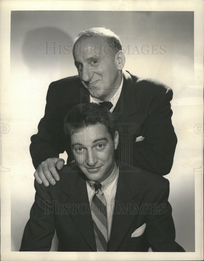 1945 Press Photo Jimmy &#39;D&#39;Schnozz&quot; Durante and Garry &quot;The Brush&quot; Moore comedian - Historic Images