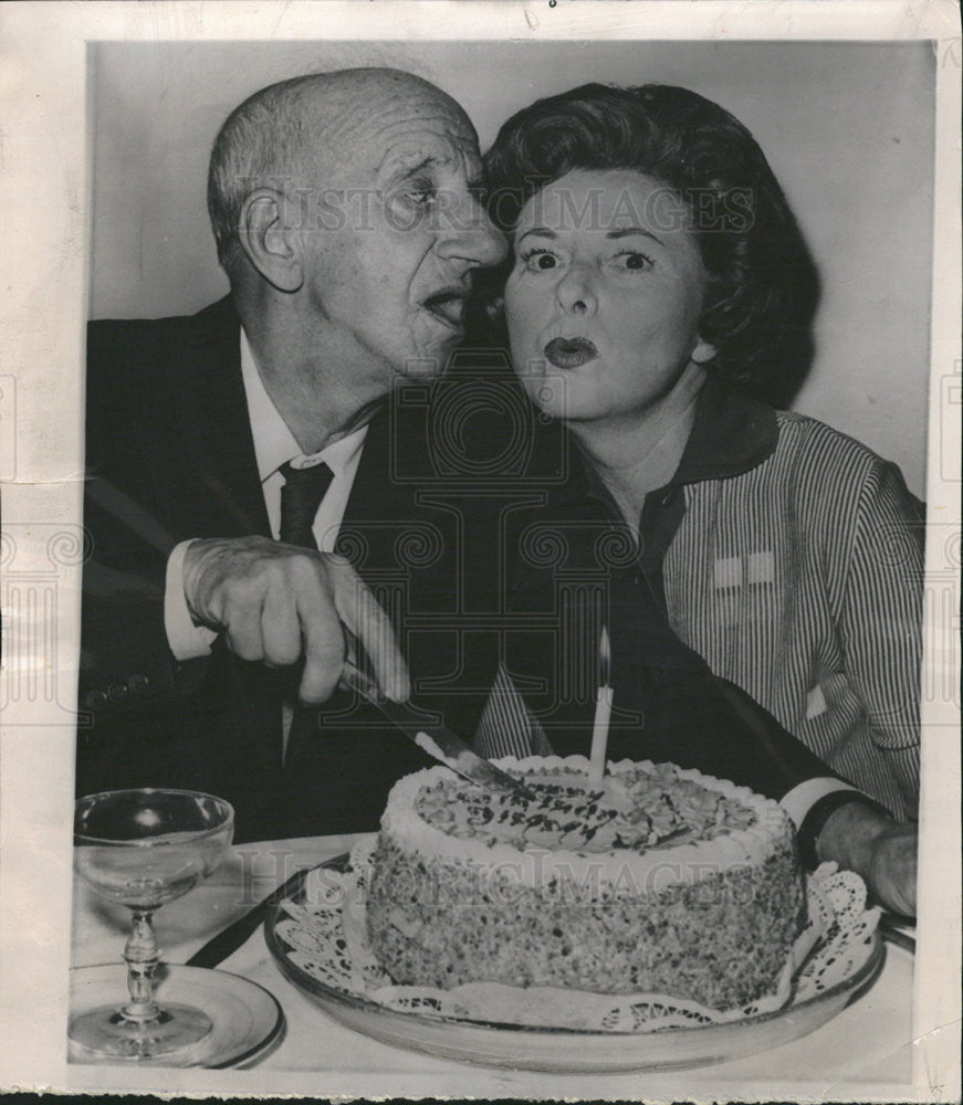 1961 Press Photo Comedian Jimmy Durante and his wife - Historic Images