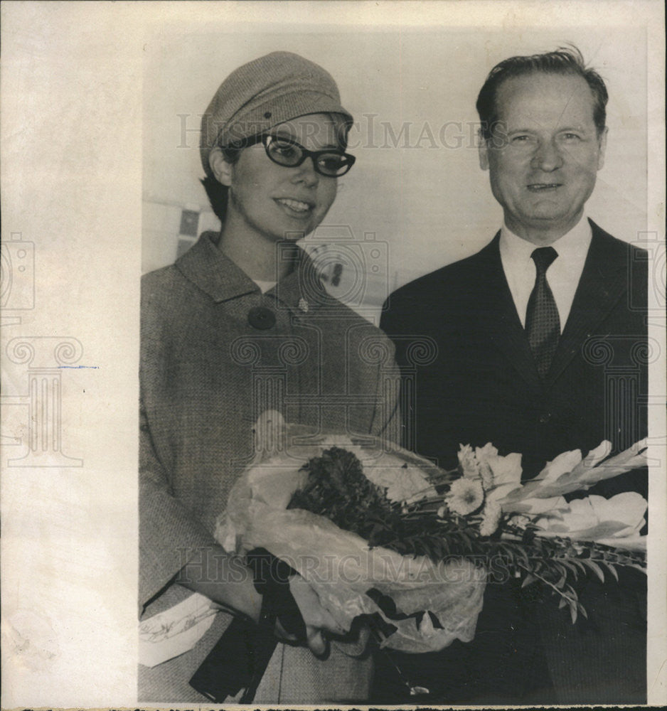 1963 Press Photo Princess Christina is greeted by Gunnar Jarring, Swedish Amb. - Historic Images