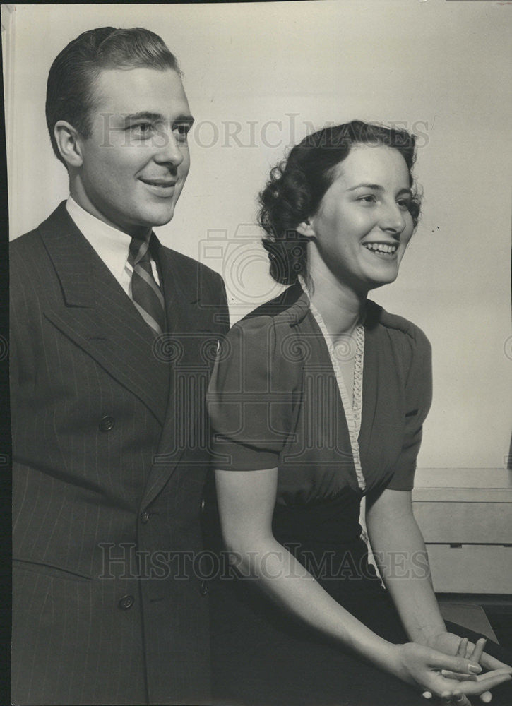 1939 Press Photo Barbara Hess and Winfield Durbin, engaged - Historic Images