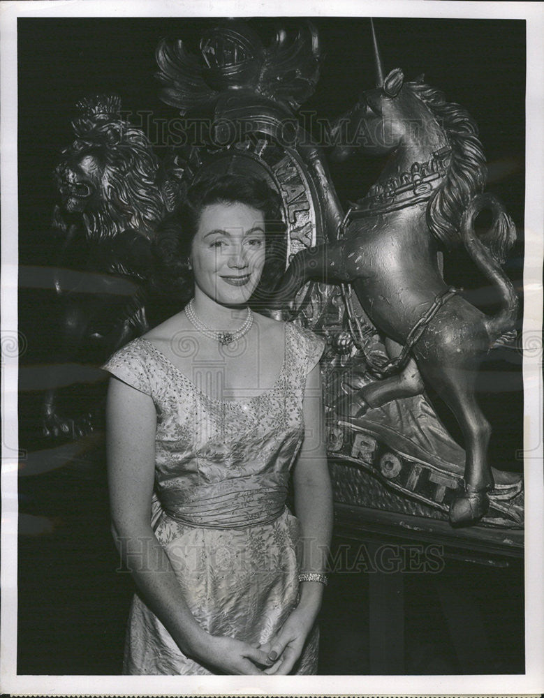 1953 Press Photo Sarah Churchill narrator-hostess &quot;Hallmark Hall of Fame&quot; - Historic Images