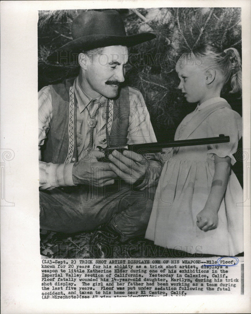 1963 Press Photo Milo Ploof trick shot artist with little Katherine Elder - Historic Images