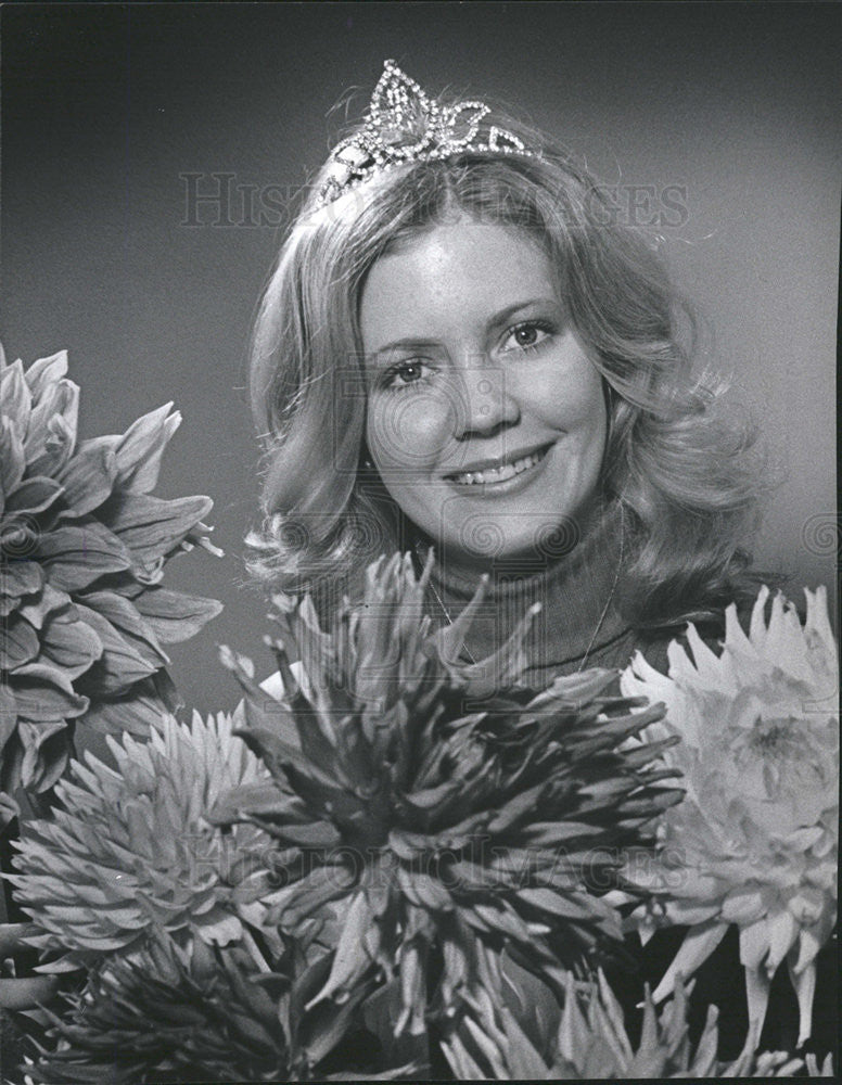 1974 Press Photo Margie Pinewski Chicago-Land Dahlia Beauty Queen - Historic Images