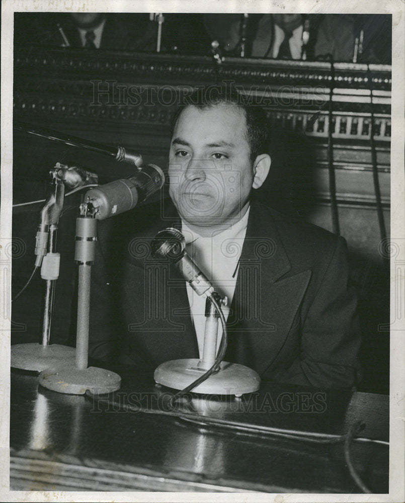 1951 Press Photo Ponciono &quot;Eddie&quot; Duran, cab driver - Historic Images