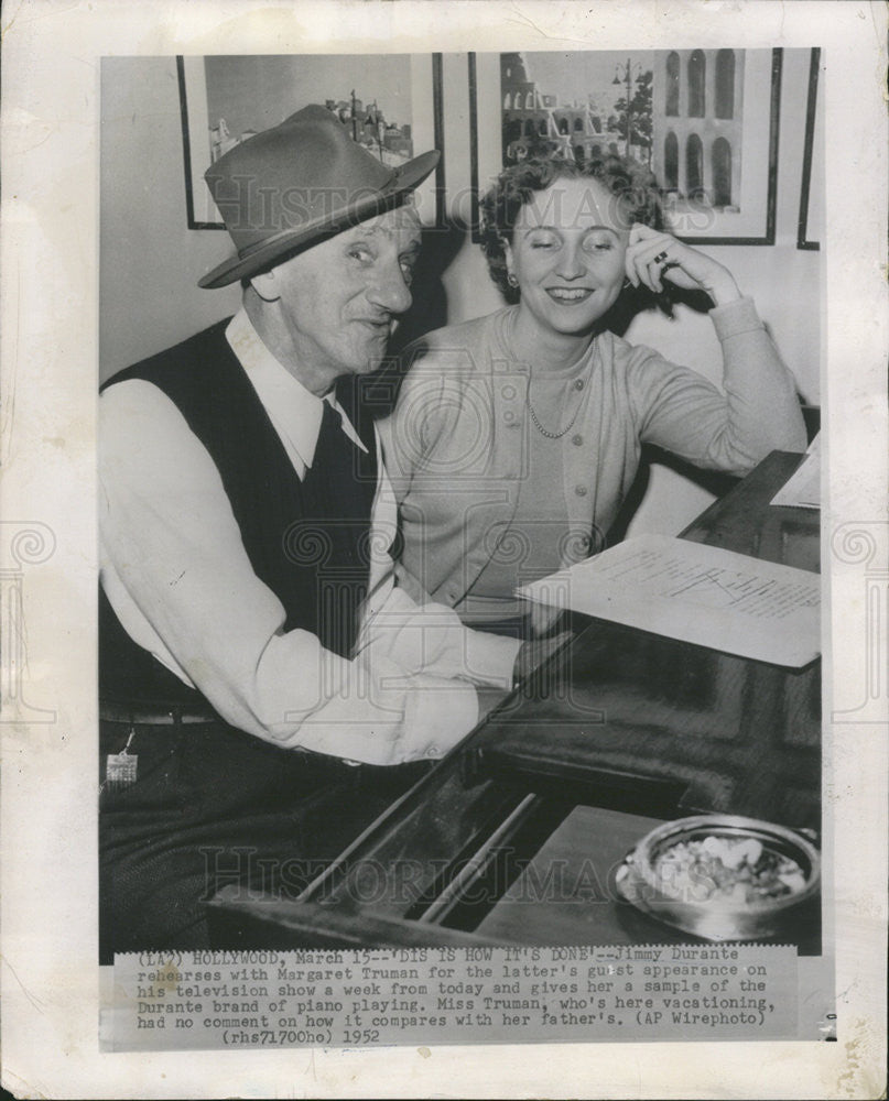 1952 Press Photo Jimmy Durante Rehearsing with Margaret Truman - Historic Images