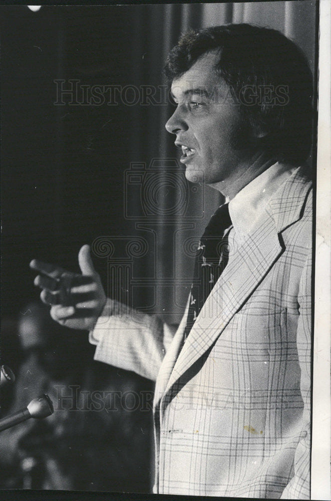 1974 Press Photo Curtis Plott Executive Secretary of Illinois - Historic Images