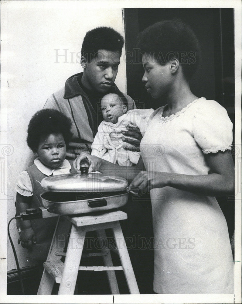 1970 Press Photo Mr and Mrs Plummer with their 2 children Daria &amp; Ronald Jr - Historic Images