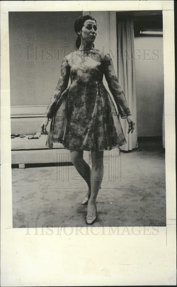 1968 Press Photo Ballerina Maya Plisetskaya Models a Short Organza Print Dress - Historic Images