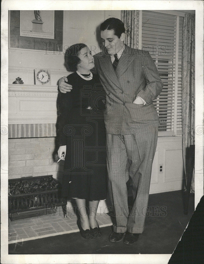 1937 Press Photo Journalist and screenwriter Ring Lardner Jr. and fiance Silvia - Historic Images