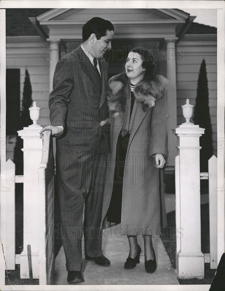 1937 Press Photo Ring Lardner,screen writer and Silvia Schulman engaged - Historic Images