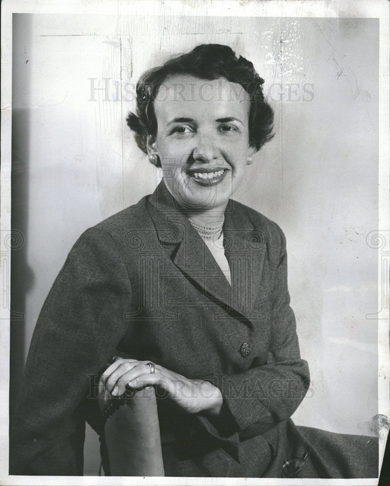 1954 Press Photo Jean Davisson, Sun-Times Writer - Historic Images