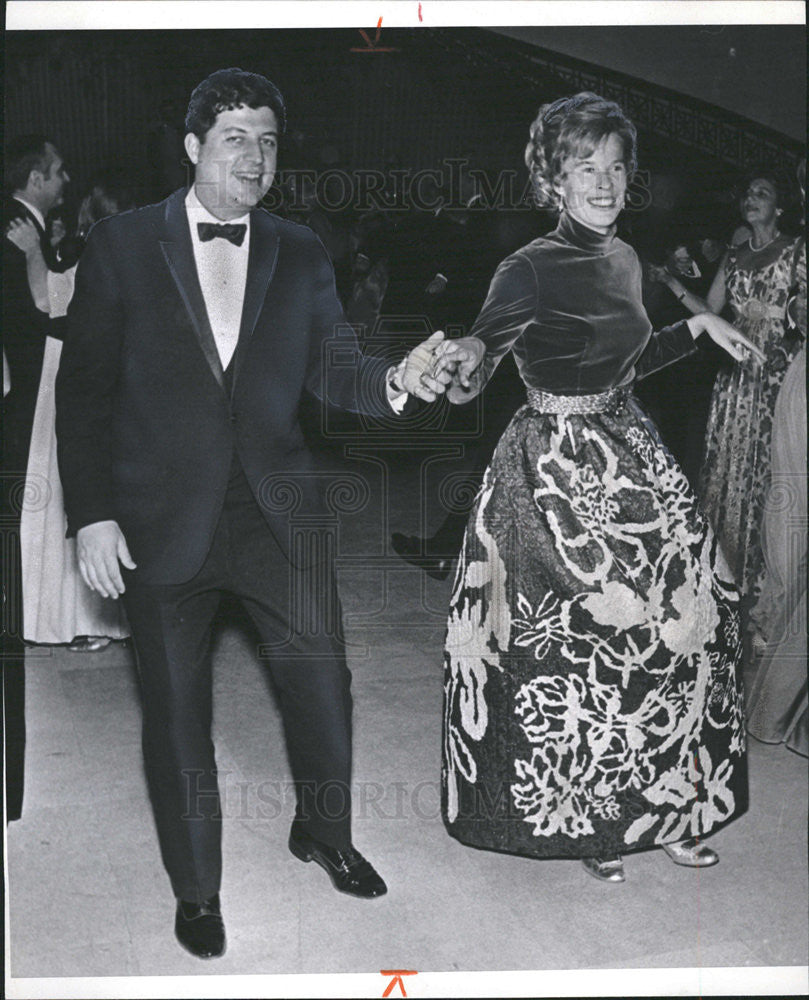 1968 Press Photo James R. Donnelley and Mrs. Thomas E. Donnelley II - Historic Images