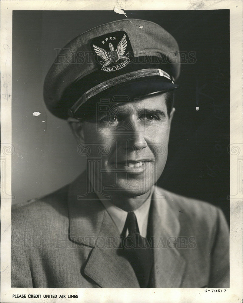 1946 Press Photo United Air Lines&#39; famed Capt. Robert Dawson guest on The Times - Historic Images