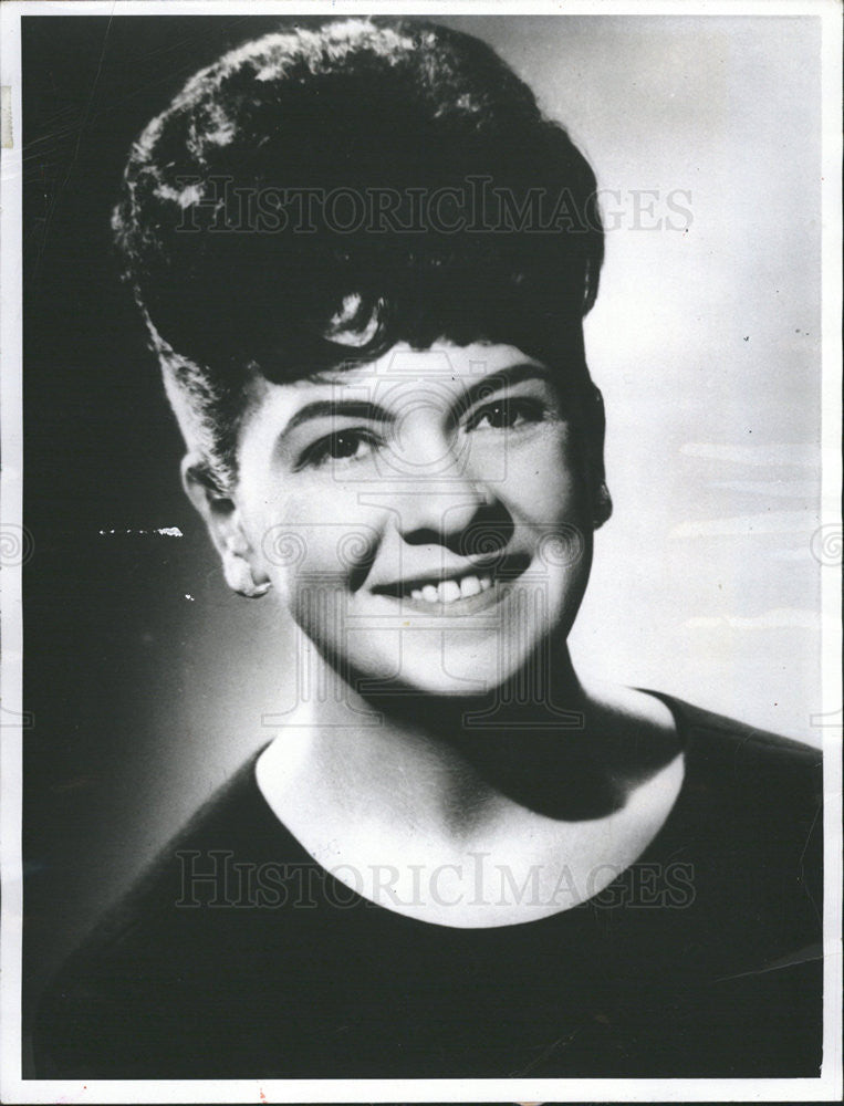 1967 Press Photo Lynn Davis,employment counsler - Historic Images
