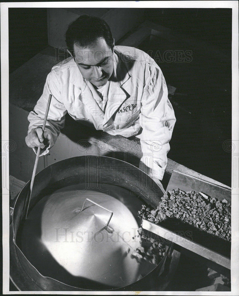 1953 Press Photo Zirconium sponge at Westinghouse AtomicPower Division - Historic Images