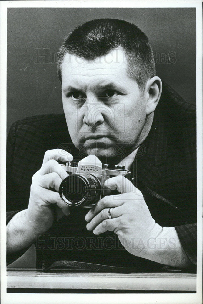 Press Photo Gene Pesek American Chicago City Photojournalist - Historic Images