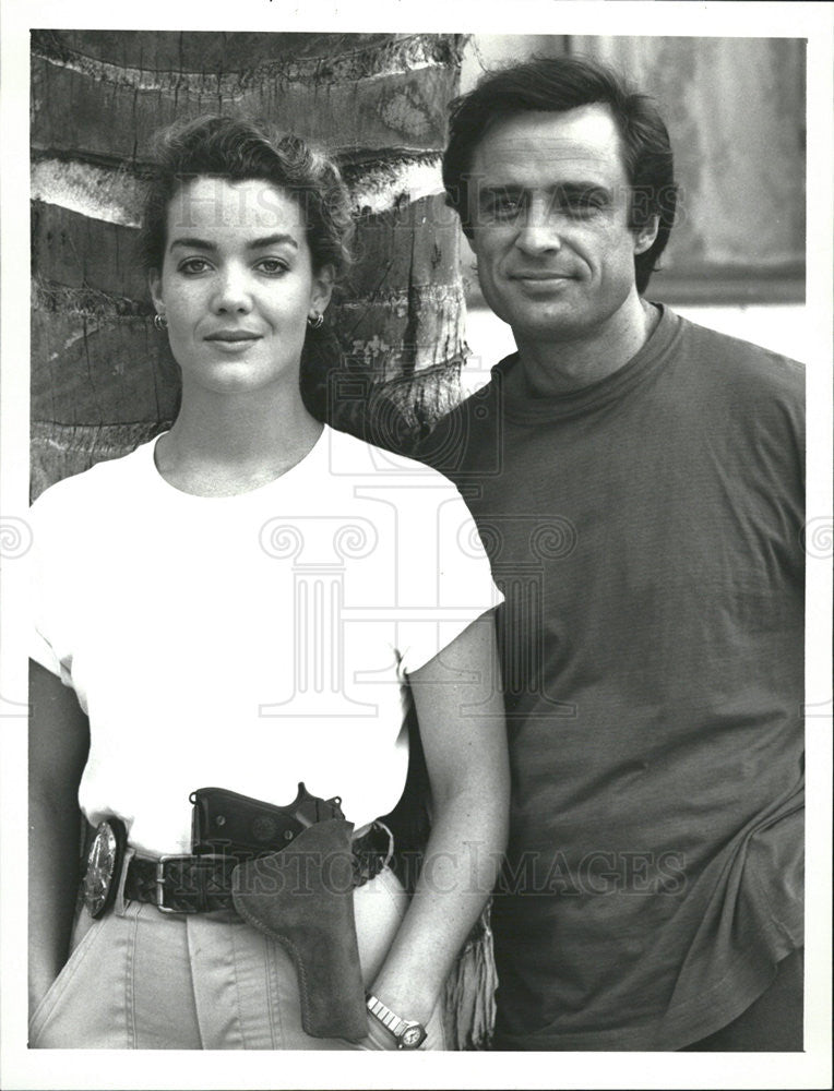1989 Press Photo actors Joe Penny and Claudia Christian - Historic Images