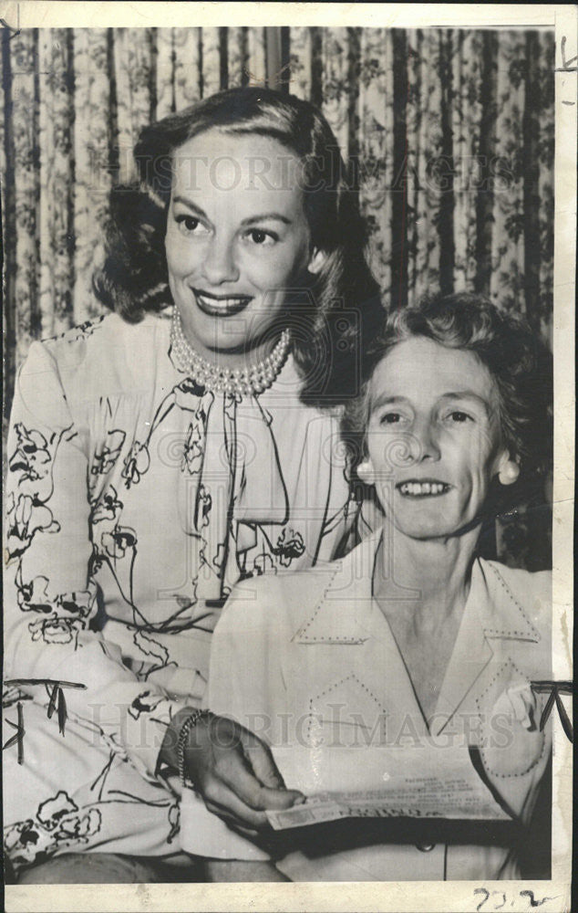 1944 Press Photo Actress Faye Emerson and her Mother Virginia Emerson - Historic Images