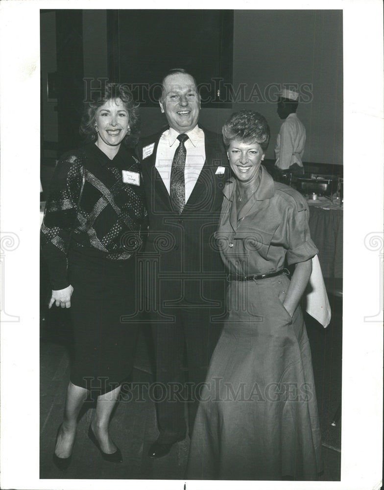 1987 Press Photo Terry Savage Ed Harshfield JDF Party - Historic Images