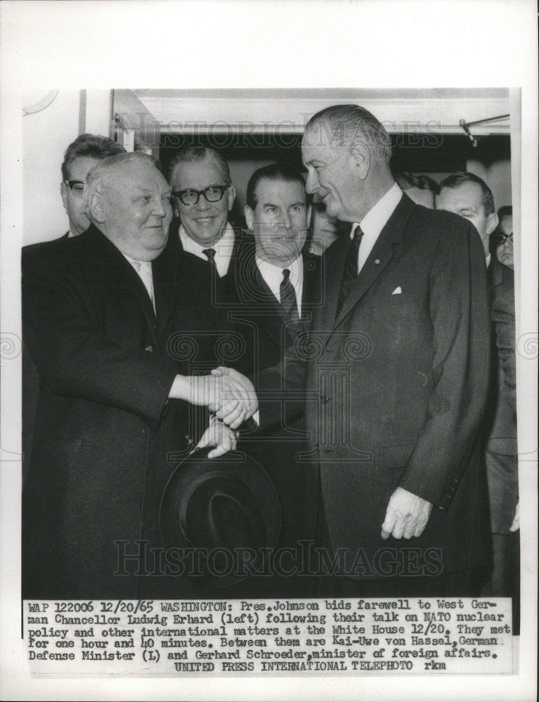 1965 Press Photo Johnson Bids Farewell To Erhard Following Talk On NATO Policy - Historic Images