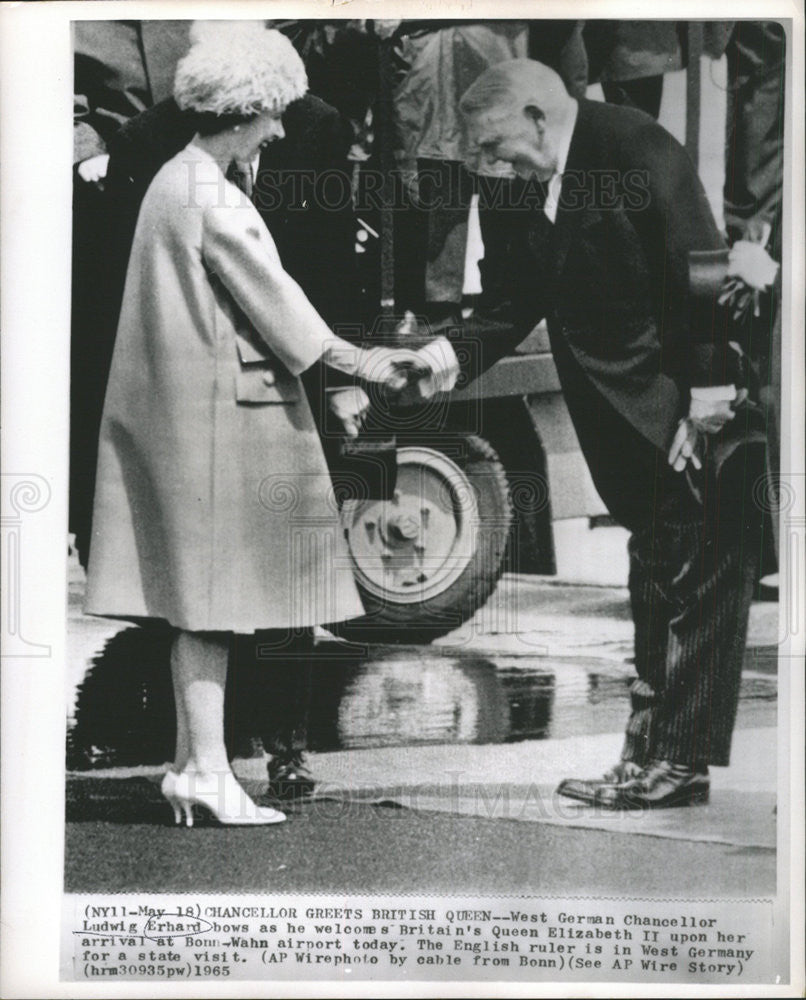 1965 Press Photo British Queen Elizabeth II West German Chancellor Ludwig Erhard - Historic Images