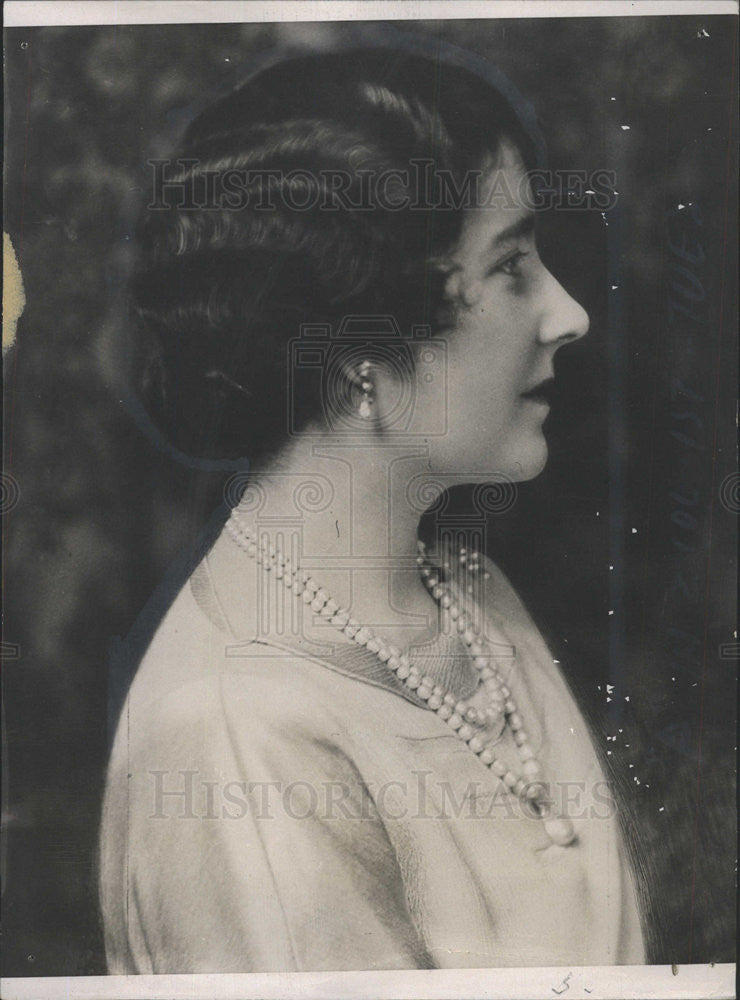 1937 Press Photo Unpublished photo of Queen Elizabeth taken by Bertram Park - Historic Images