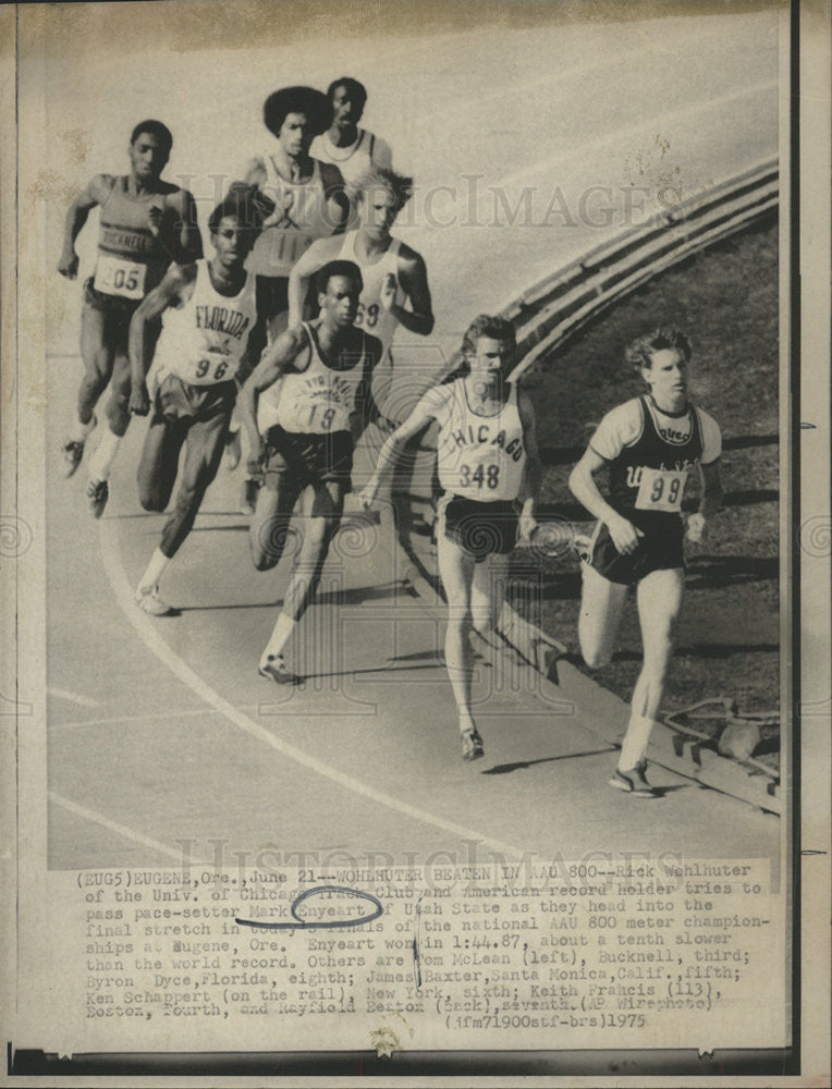 1975 Press Photo Mark Enyear competing at the 880 yard run at NCAA indoor Champs - Historic Images