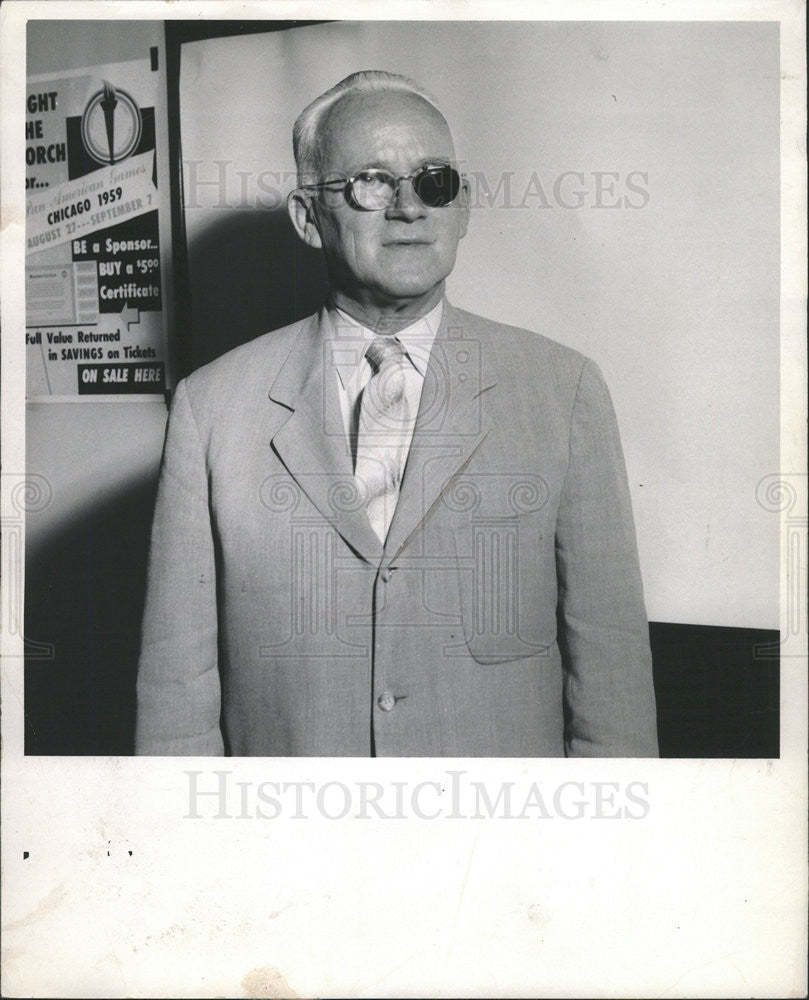 1963 Press Photo Col. Jack Reilly, wins award from German govt - Historic Images