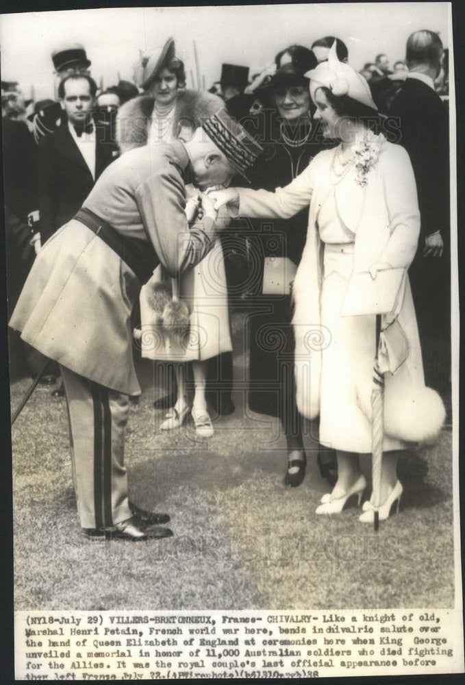 1938 Press Photo Marshal Henri Petain,  French World War Hero kisses - Historic Images