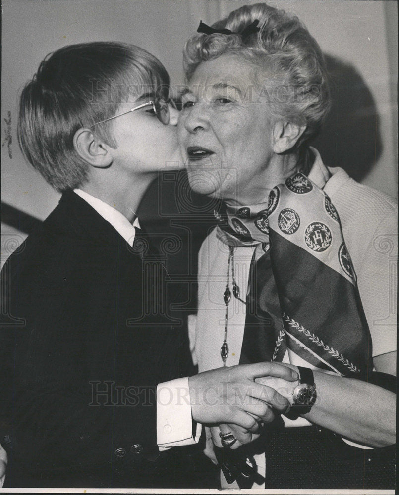 1969 Press Photo Lars Pearson ,Mrs Clarence Englund - Historic Images