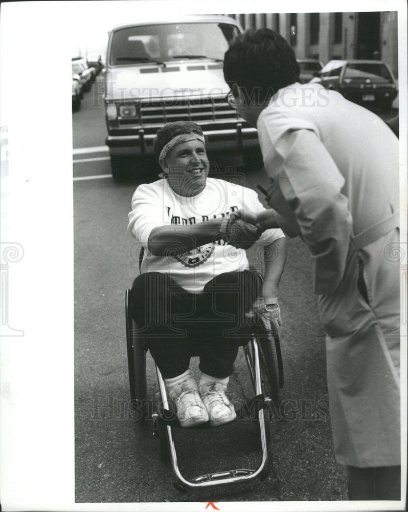 1989 Press Photo John Wright in his wheelchair - Historic Images