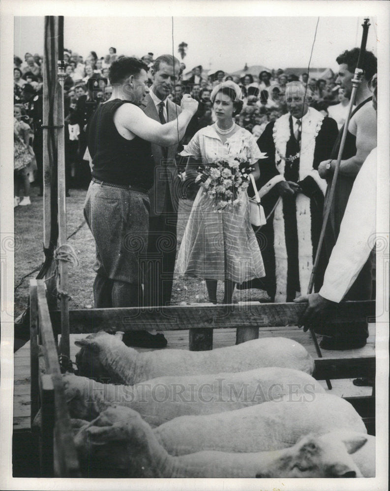 1954 Press Photo Queen Elizabeth,and Duke of Edinburgh - Historic Images