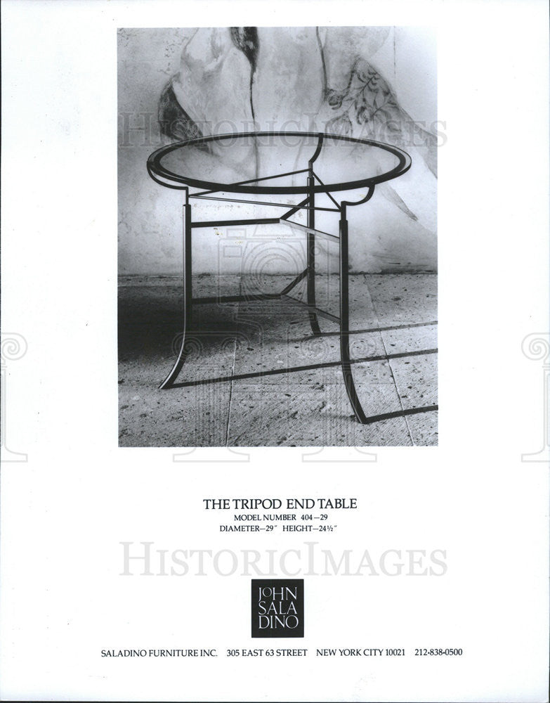 1990 Press Photo  Tripod Table by John Saladino,furniture creator - Historic Images