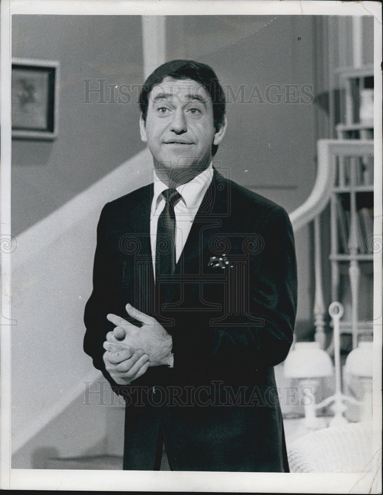 1966 Press Photo Soupy Sales in &quot;Come Live With Me&quot; comedy - Historic Images