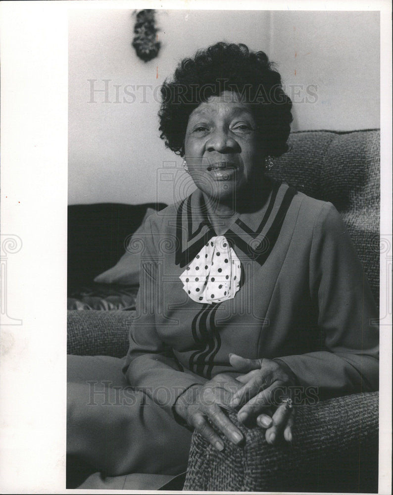 1989 Press Photo Mary P. Bates,volunteer - Historic Images