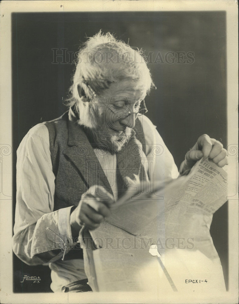 Press Photo Cedric Sales ,radio - Historic Images