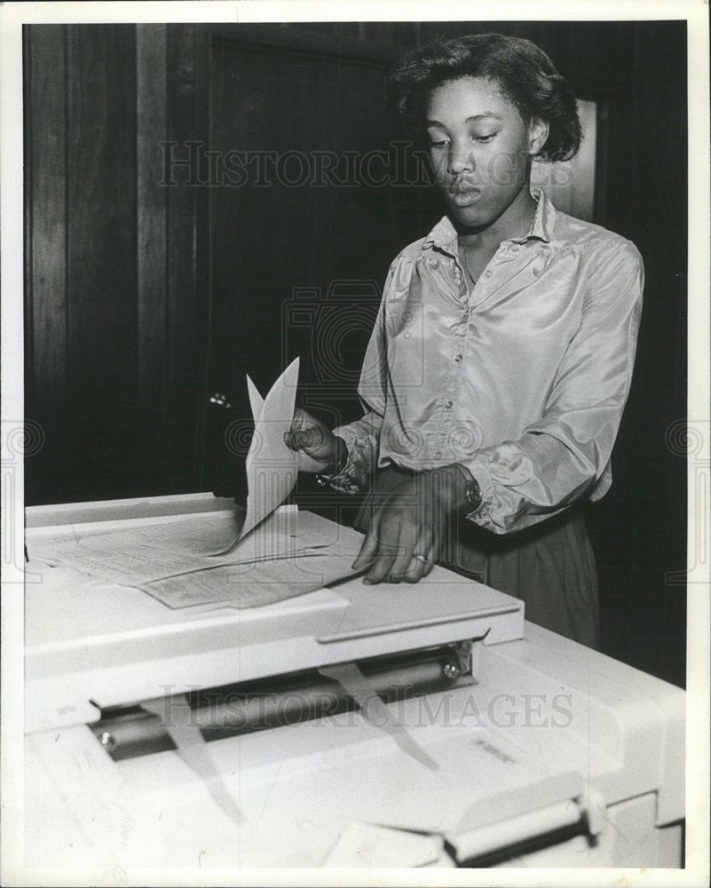 1982 Press Photo Karla Smith, Southtown Planning Association Teenage Volunteer - Historic Images