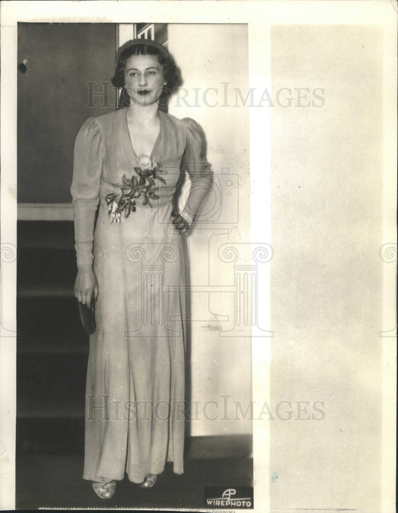 1937 Press Photo Miss Pauline Warren Bride-To-Be of Potter D'Orsay Palmer - Historic Images
