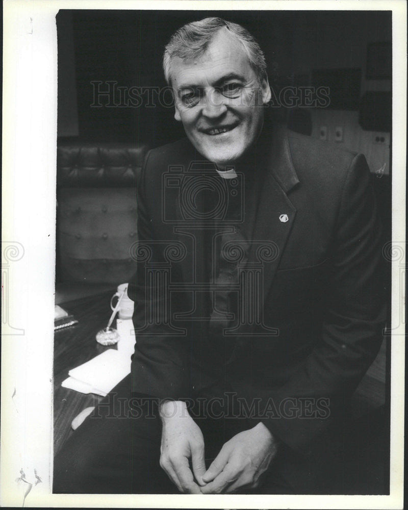 1988 Press Photo Father John Smyth, Priest - Historic Images